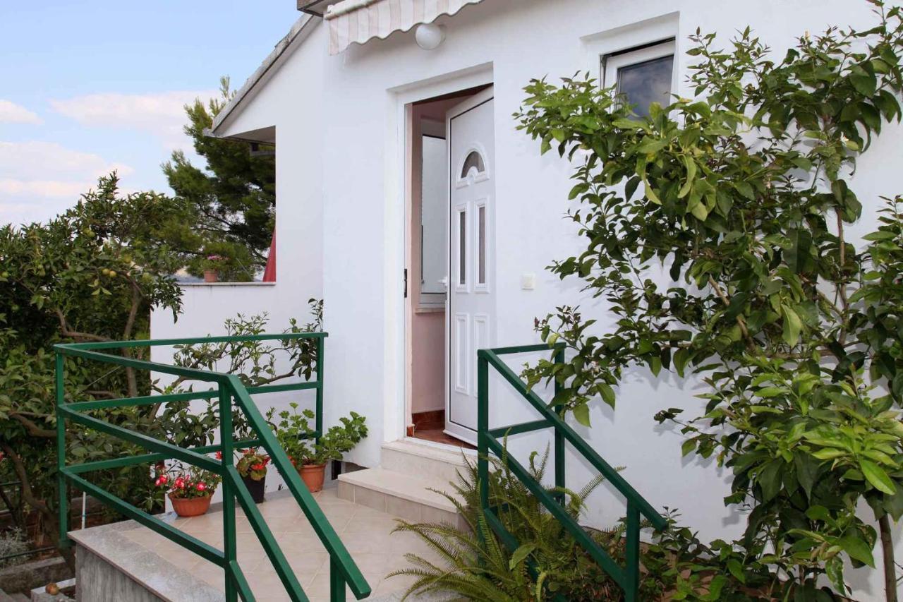 Apartment Okrug Donji 6 Okrug Gornji Kültér fotó